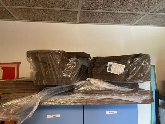 2 stk. Reoler inkl. Indhold