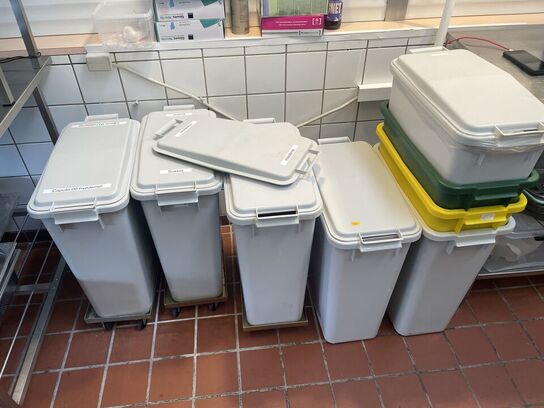 8 stk. Godkendte fødevarebeholdere