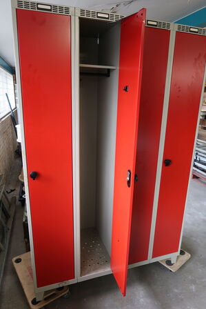 Omklædningsskab 120x55xH185cm