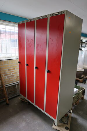 Omklædningsskab 120x55xH185cm