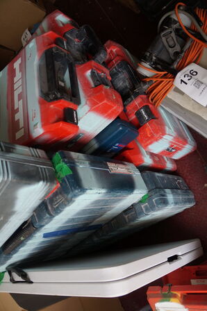 Stort parti omme værktøjskasser