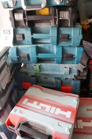 Stort parti omme værktøjskasser