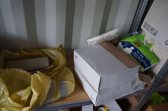 Stort parti tape, poser, m.v.