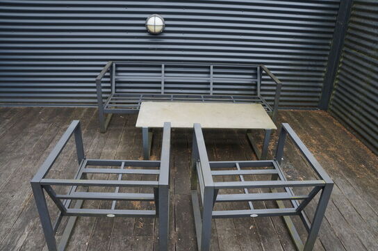 Diverse havemøbler, grill, m.v.