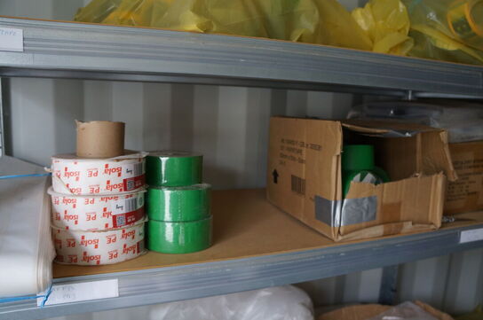 Stort parti tape, poser, m.v.