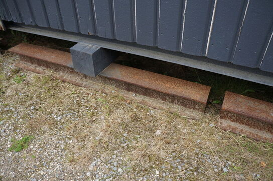 Skurvogn med kontorinventar