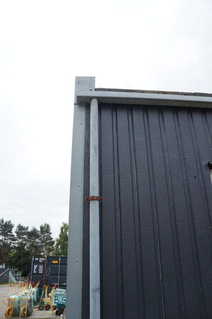 Skurvogn med kontorinventar