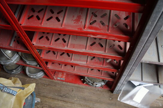 Sortimentsreol med indhold