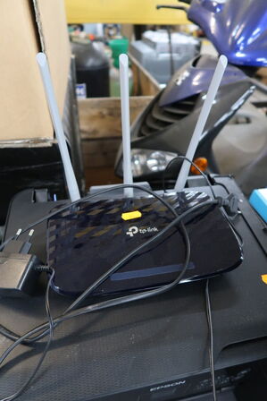 Multifunktionsprinter EPSON ET-2720 WIFI samt router TP-LINK