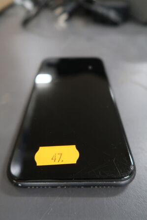 iPhone 11 64Gb (Revne i skærm)