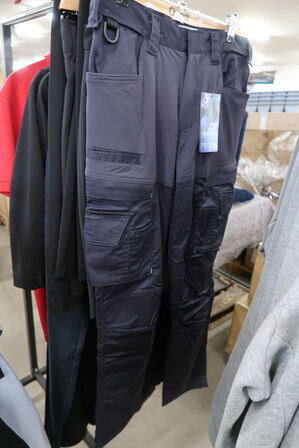 Ca. 90 stk. Arbejds- og fritidstøj ID IDENTITY, CRAFT, ENGEL, KANSAS, 2BLIND2C m.fl.