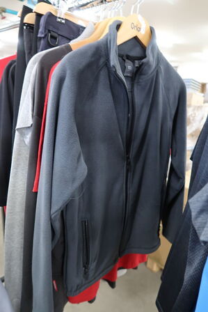 Ca. 90 stk. Arbejds- og fritidstøj ID IDENTITY, CRAFT, ENGEL, KANSAS, 2BLIND2C m.fl.