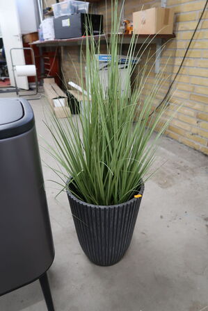 Affaldspand samt plastplante