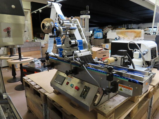 Flad label maskine