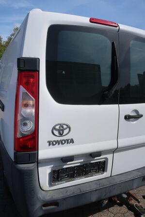 Varebil TOYOTA ProAce 2.0 128 hk L2H1