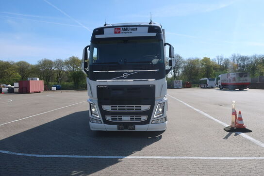 Lastbil VOLVO FH 240