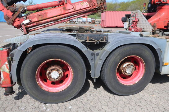 Lastbil m. kran VOLVO FM12