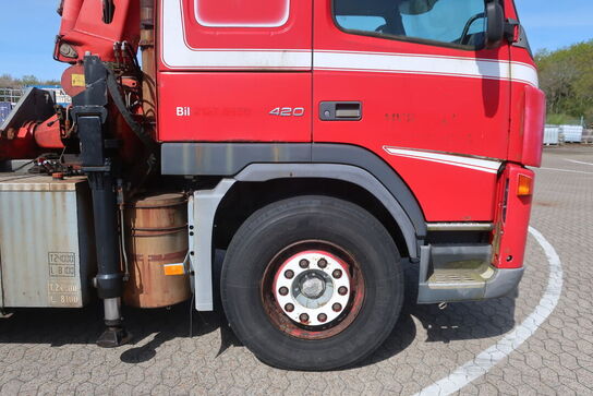 Lastbil m. kran VOLVO FM12