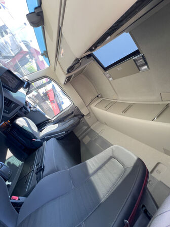 Lastbil VOLVO FH 240