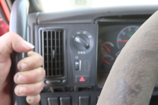 Lastbil m. kran VOLVO FM12