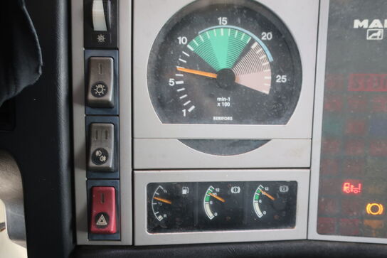 Lastbil m. kran MAN FE-360A