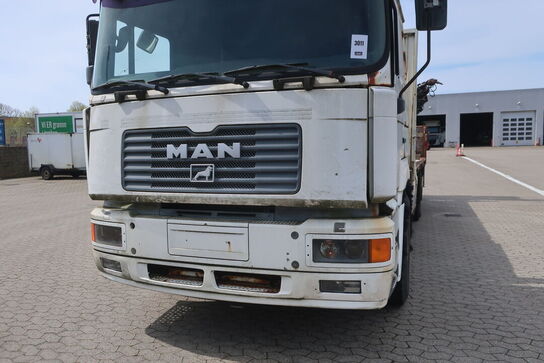 Lastbil m. kran MAN FE-360A