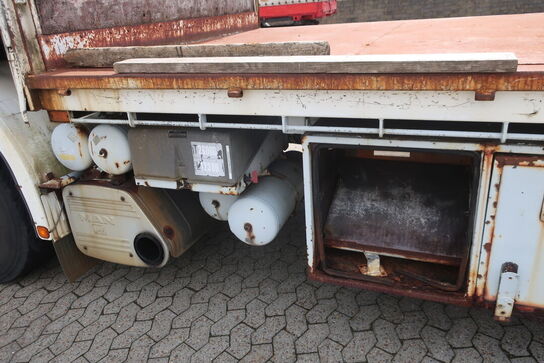 Lastbil m. kran MAN FE-360A