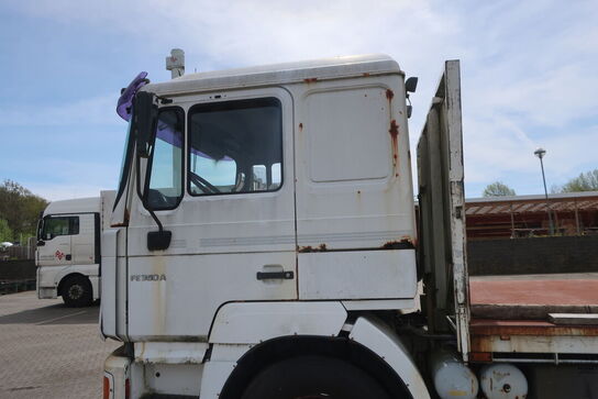 Lastbil m. kran MAN FE-360A
