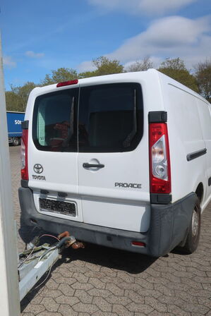 Varebil TOYOTA ProAce 2.0 128 hk L2H1