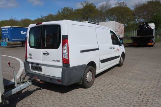 Varebil TOYOTA ProAce 2.0 128 hk L2H1