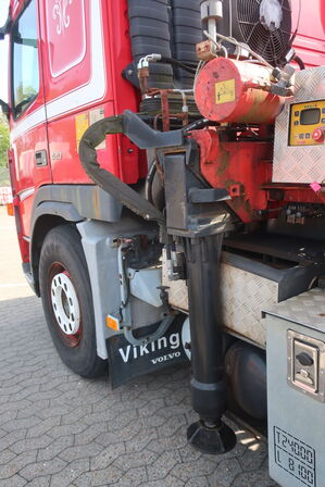 Lastbil m. kran VOLVO FM12