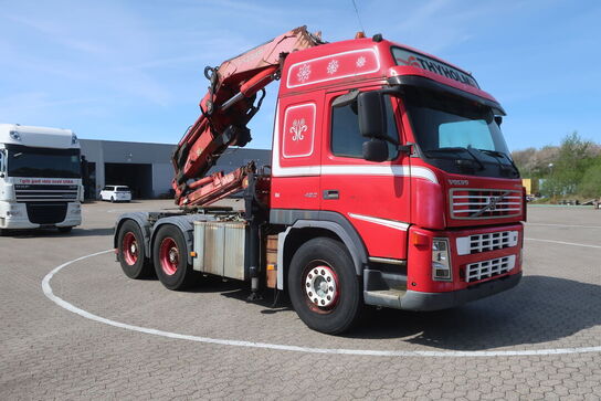 Lastbil m. kran VOLVO FM12