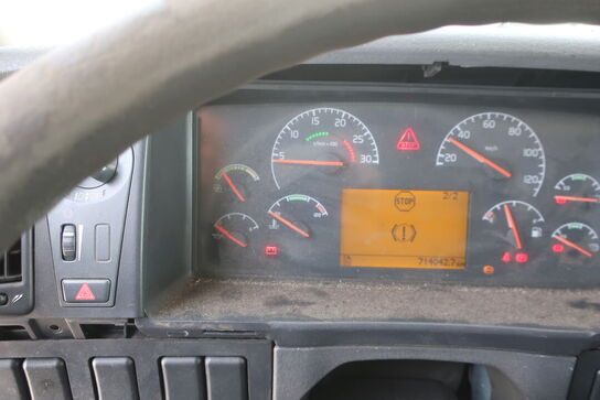 Lastbil m. kran VOLVO FM12