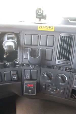 Lastbil m. kran VOLVO FM12