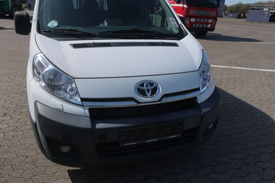 Varebil TOYOTA ProAce 2.0 128 hk L2H1