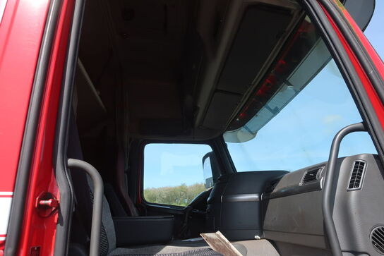 Lastbil m. kran VOLVO FM12