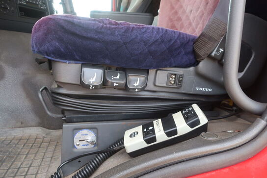 Lastbil m. kran VOLVO FM12