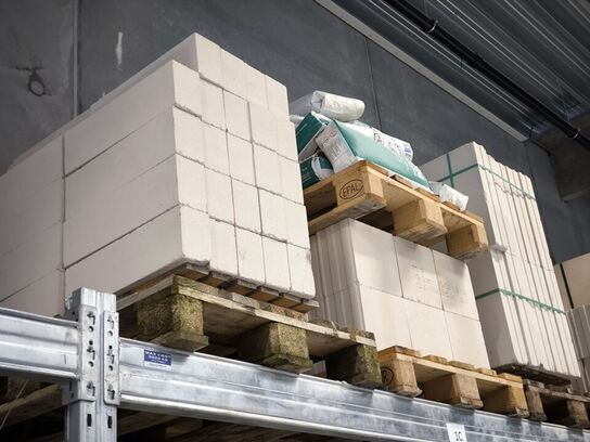 9 stk. paller med betonelementer