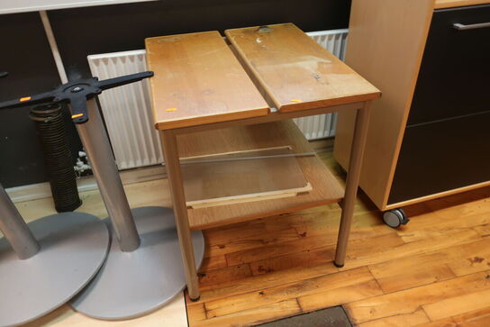 2 stk. stel samt bord