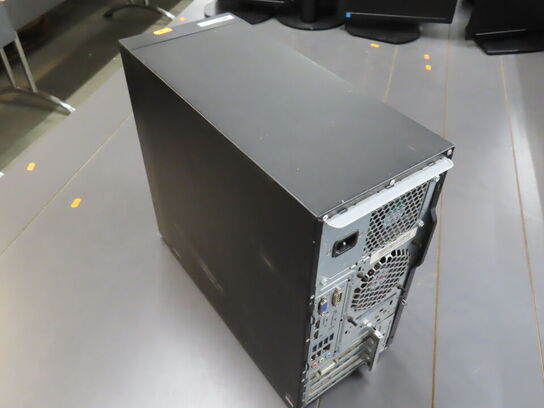 Workstation P300 - LENOVO