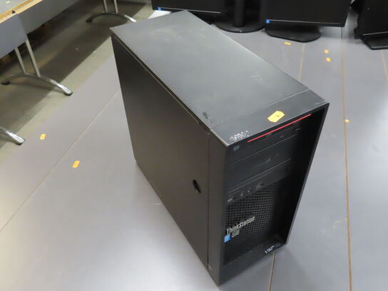 Workstation P300 - LENOVO