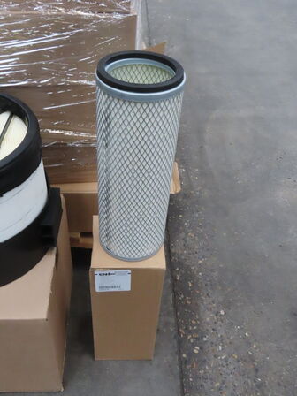 Palle med diverse Luft filter CNH industrial