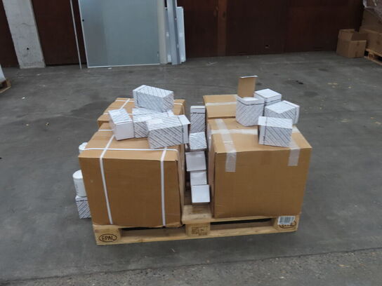 Palle med diverse Oliefilter CNH industrial