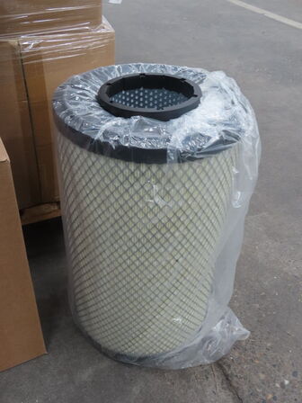 Palle med diverse Luft filter CNH industrial