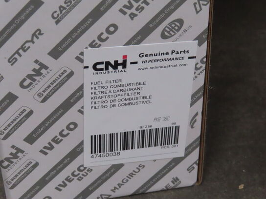 Palle med diverse Oliefilter + Luft filter CNH industrial