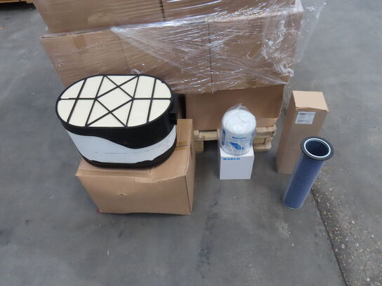 Palle med diverse Oliefilter + Luft filter CNH industrial