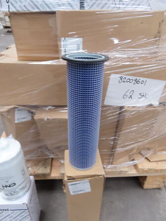 Palle med diverse Oliefilter + Luft filter CNH industrial