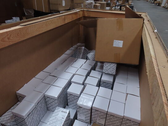 Palle med diverse Oliefilter CNH industrial