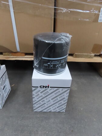 Palle med diverse Oliefilter CNH industrial