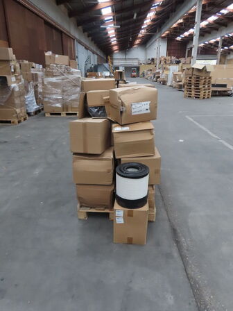 Palle med diverse Luft filter CNH industrial